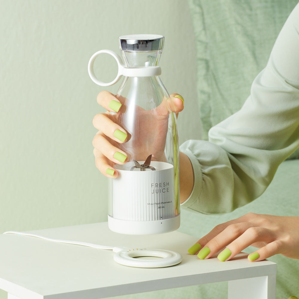 Portable juicer blender